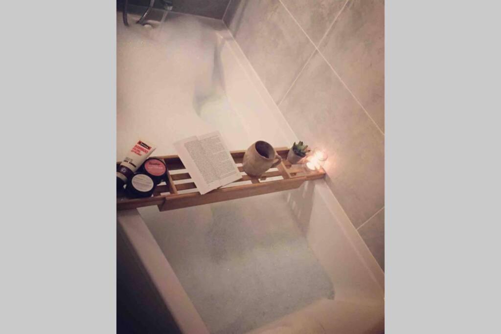 Artist Home - City Center - Bathtub - Terrasse - Full Appartment Rouen Buitenkant foto