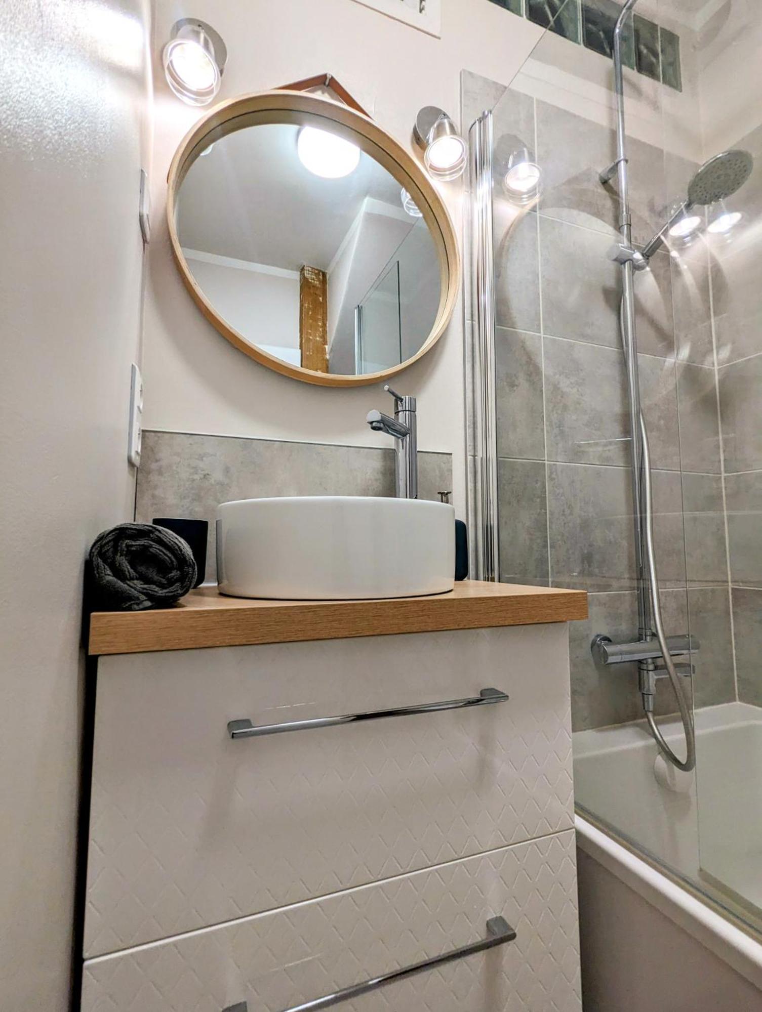 Artist Home - City Center - Bathtub - Terrasse - Full Appartment Rouen Buitenkant foto