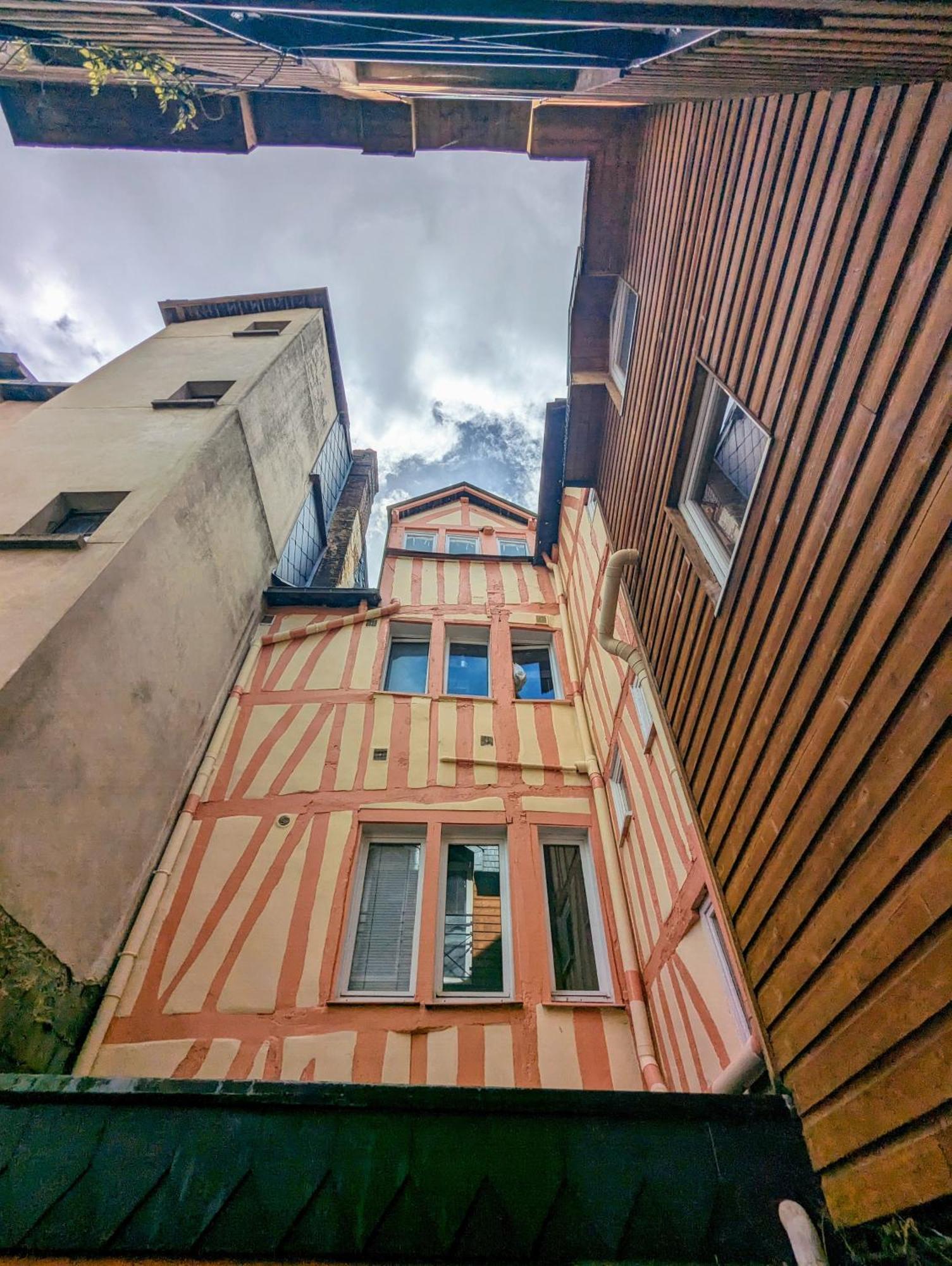 Artist Home - City Center - Bathtub - Terrasse - Full Appartment Rouen Buitenkant foto